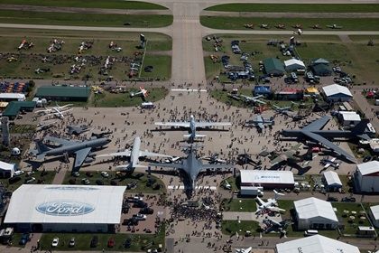 2017EAA落幕:59万人、1万架飞机参与再破记录